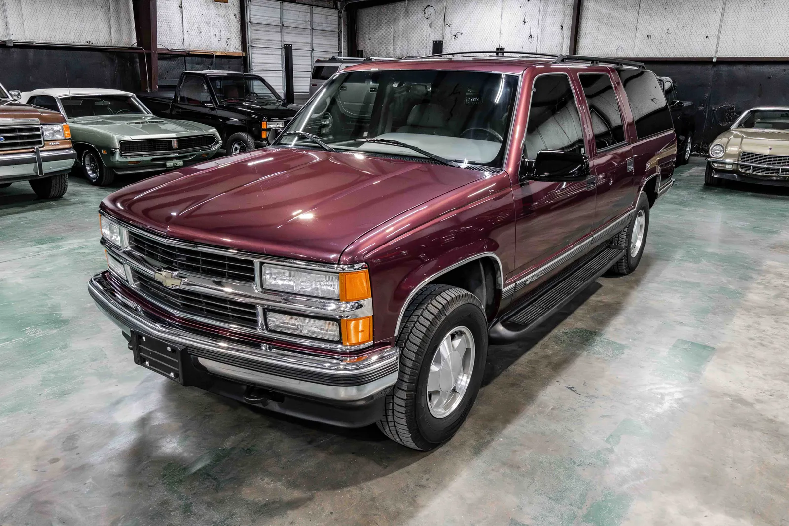 1996-Chevrolet-Suburban-Red Maple Metallic-3GNFK16R3TG160347-33.jpg